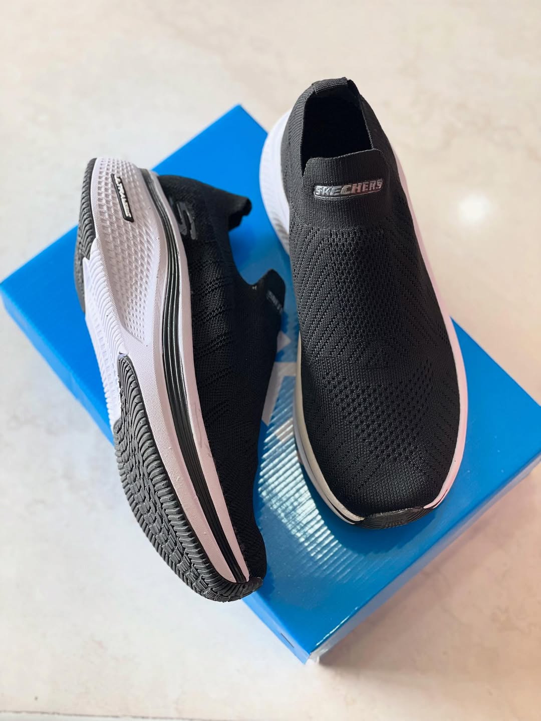 اسکیچرز بدون بند مردانه در سه رنگ